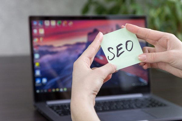Maîtrisez votre visibilité grâce au suivi de position seo